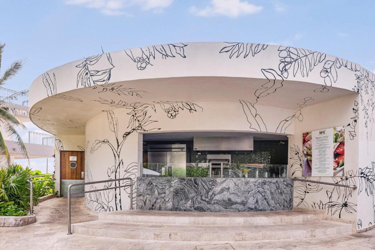 Fiesta Americana Condesa Κανκούν Εξωτερικό φωτογραφία The restaurant at the top of the tower