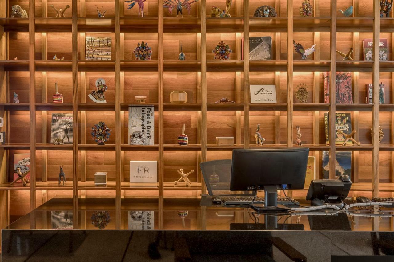 Fiesta Americana Condesa Κανκούν Εξωτερικό φωτογραφία The interior of the library