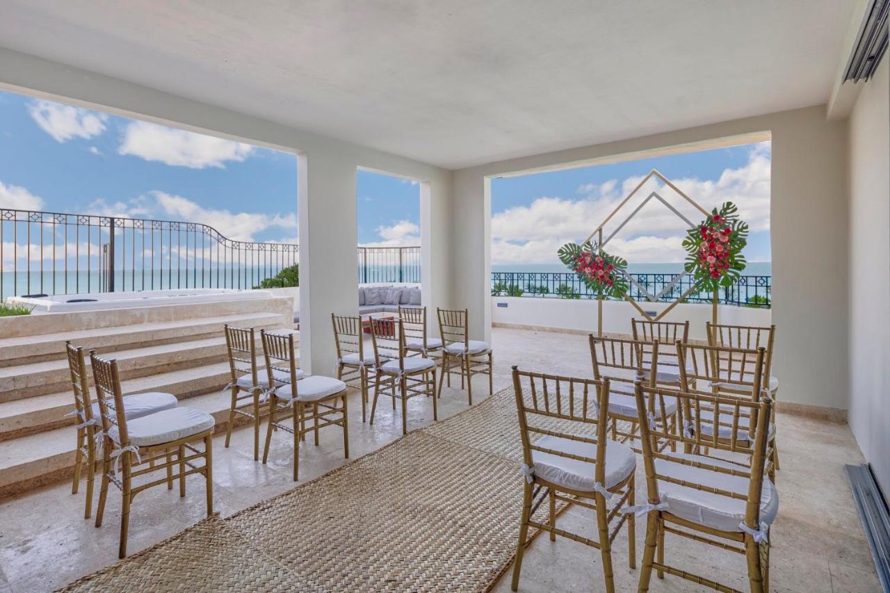 Fiesta Americana Condesa Κανκούν Εξωτερικό φωτογραφία The resort's wedding chapel