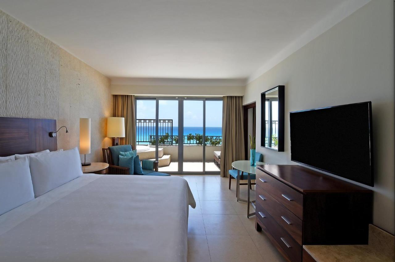 Fiesta Americana Condesa Κανκούν Εξωτερικό φωτογραφία A guest room at the Hilton Cancun Resort