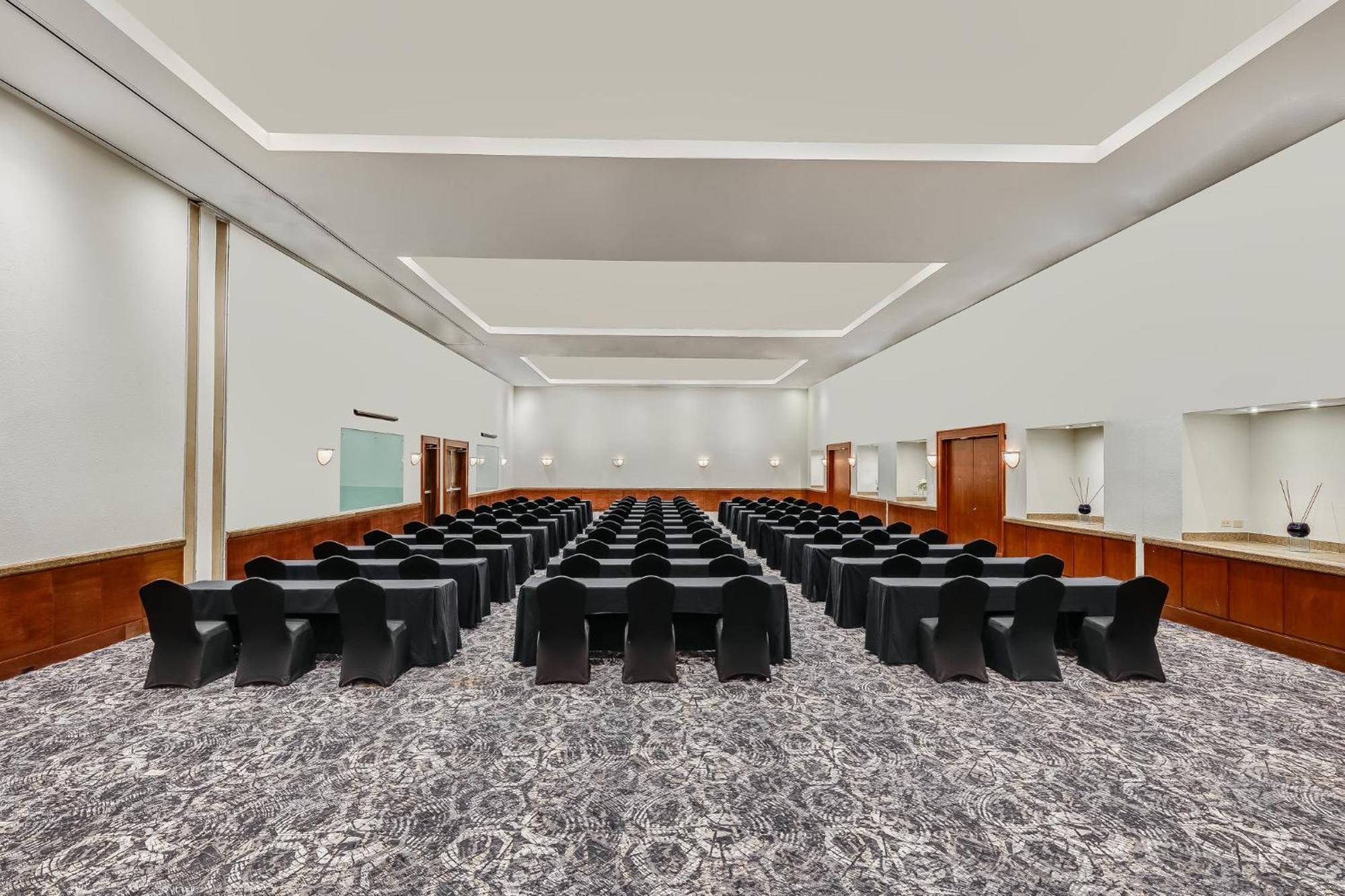 Fiesta Americana Condesa Κανκούν Εξωτερικό φωτογραφία The meeting room of the Federal Council