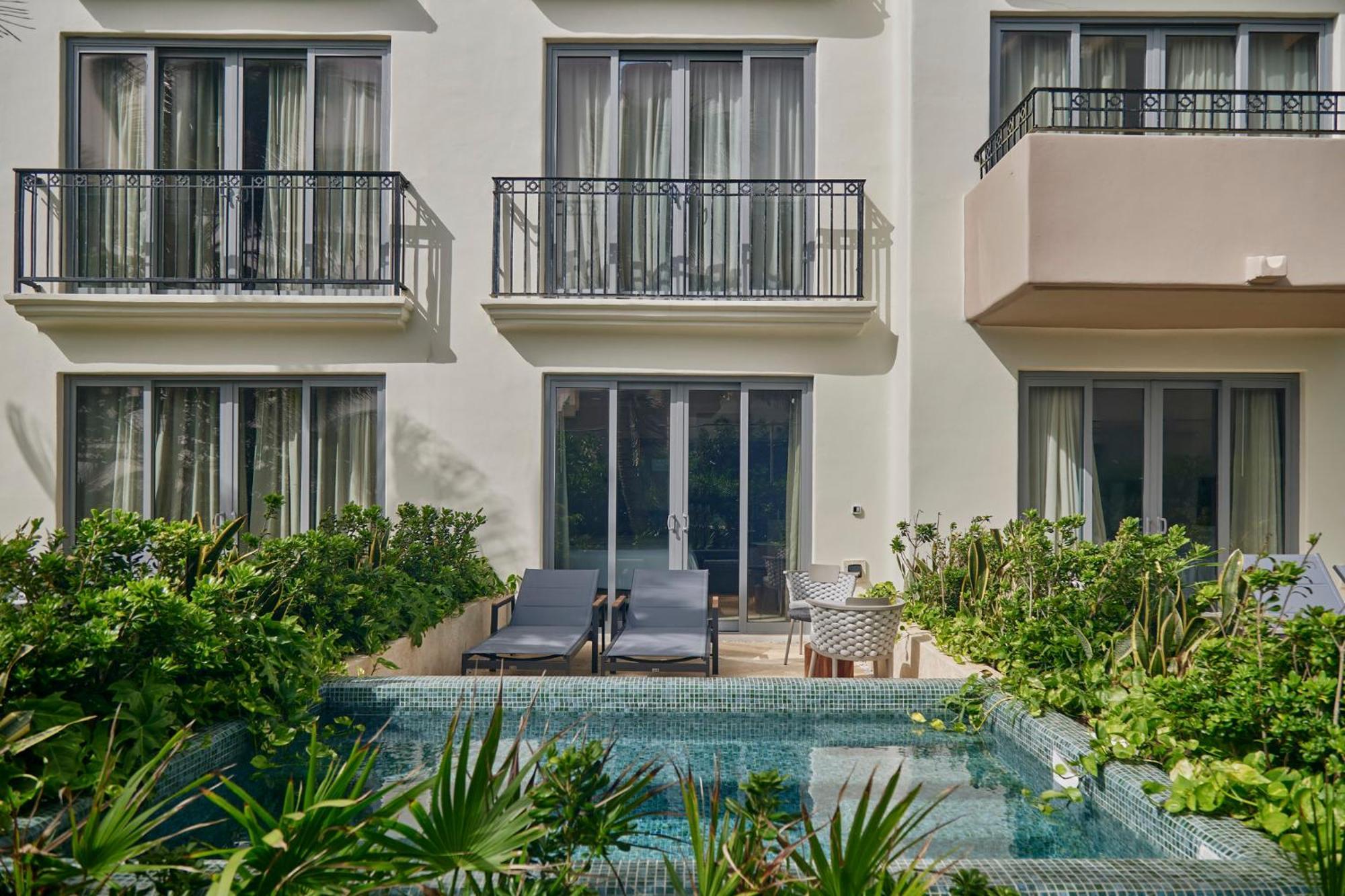 Fiesta Americana Condesa Κανκούν Εξωτερικό φωτογραφία A swim-out room at the Grand Palladium Hotel in Cancun, Mexico